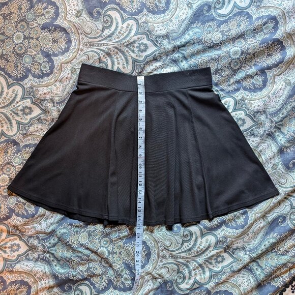 H&M Black Skirt - Picture 2 of 4